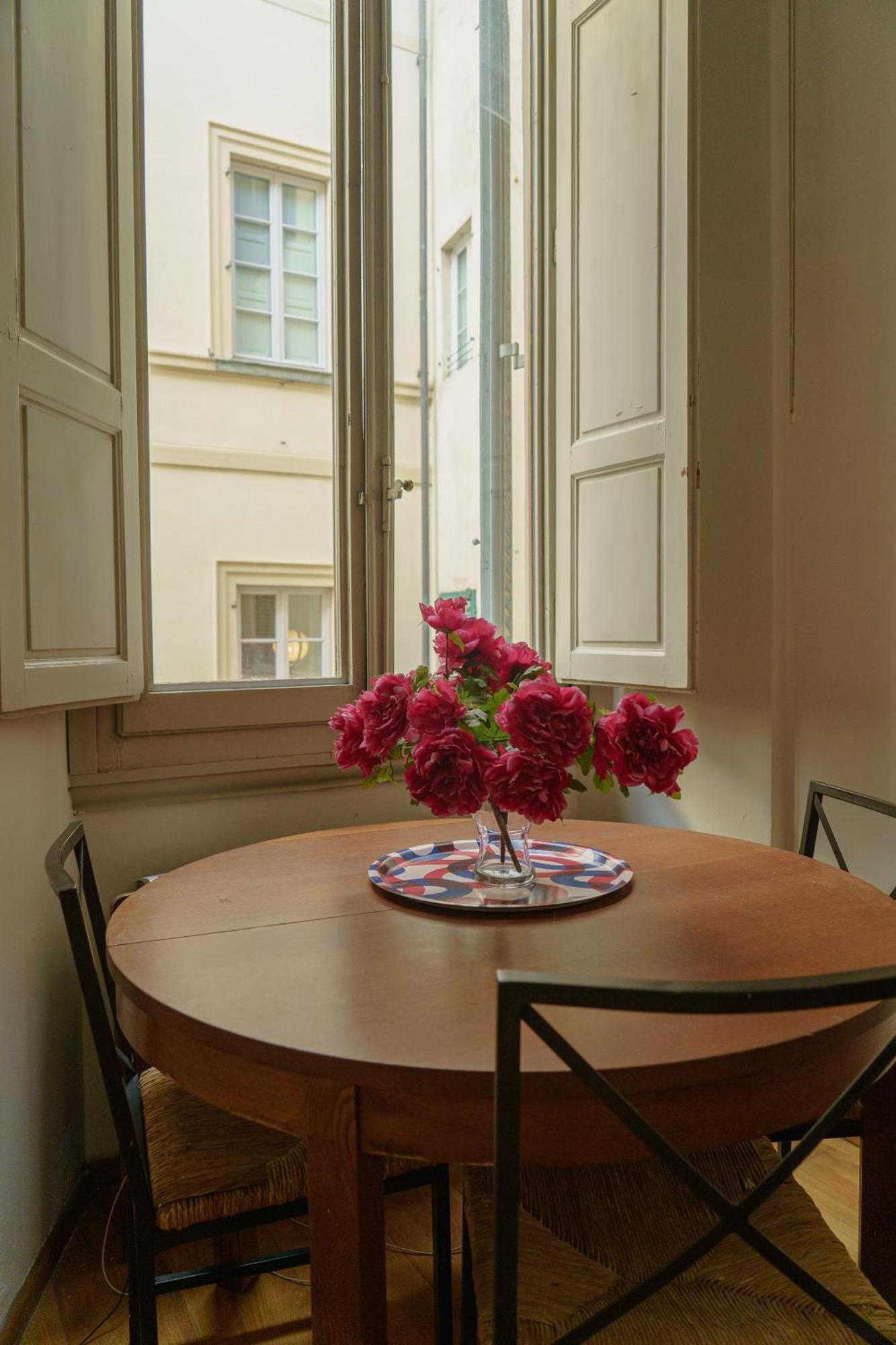 Nice One Bedroom In Historical Building Florença Exterior foto
